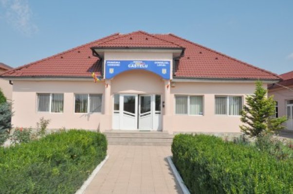 Incendiu la Primăria Castelu: a luat foc Contabilitatea